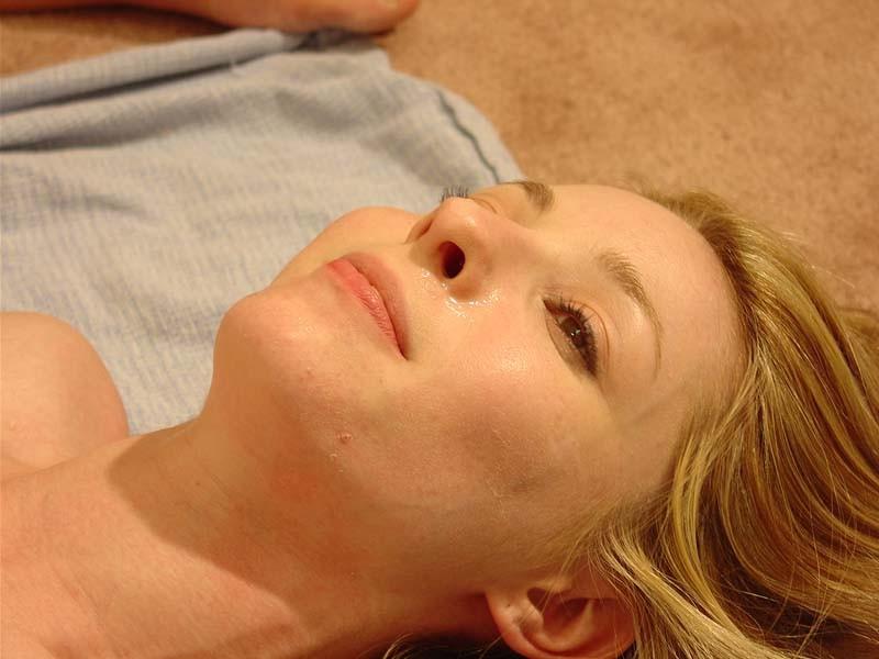 15P Teen babe staking facial loads for cash