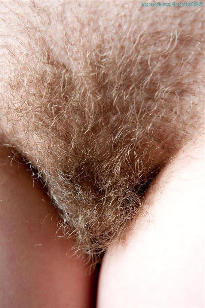 16P Beautiful Australian teen amateur with a very hairy pussy