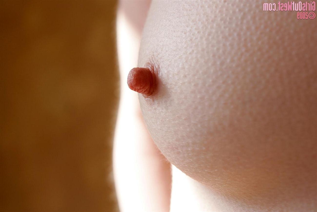 16P Australian amateur girl pussy and ass spread closeup from behind