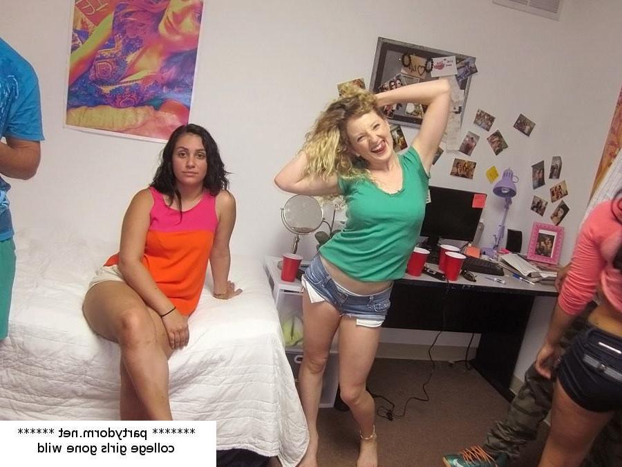 14P College girls gone wild  licking and lesbian fucking in dorm roo