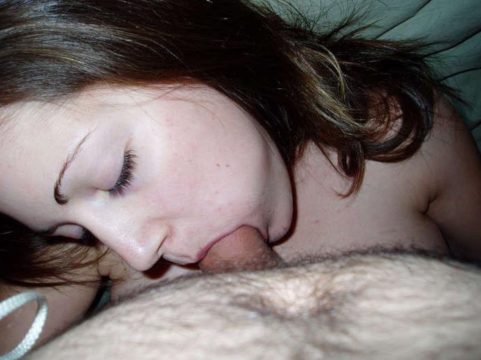 15P Photos of a naked babe with cum all over her body
