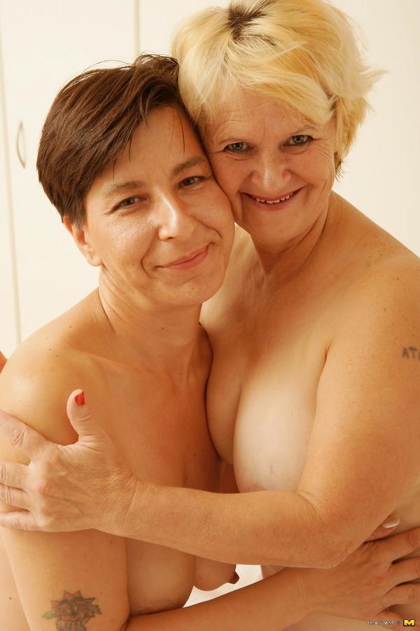 16P Two mature lesbians go at it