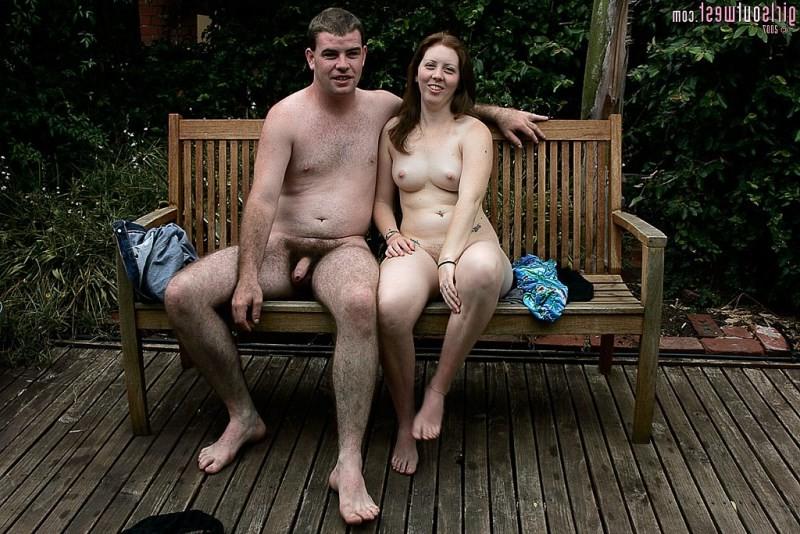 16P Couple having sex in the back yard