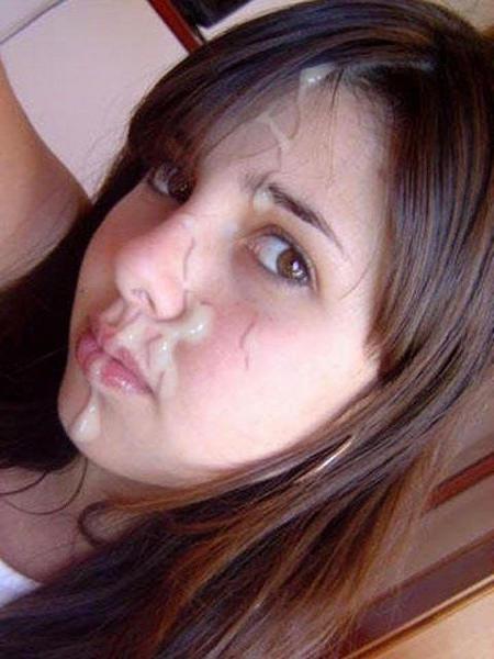 12P Naughty girlfriends having oral sex