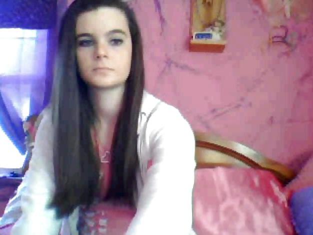 16P TEENS ON CAM WATCHING DICK - PLS COMMENT DIRTY