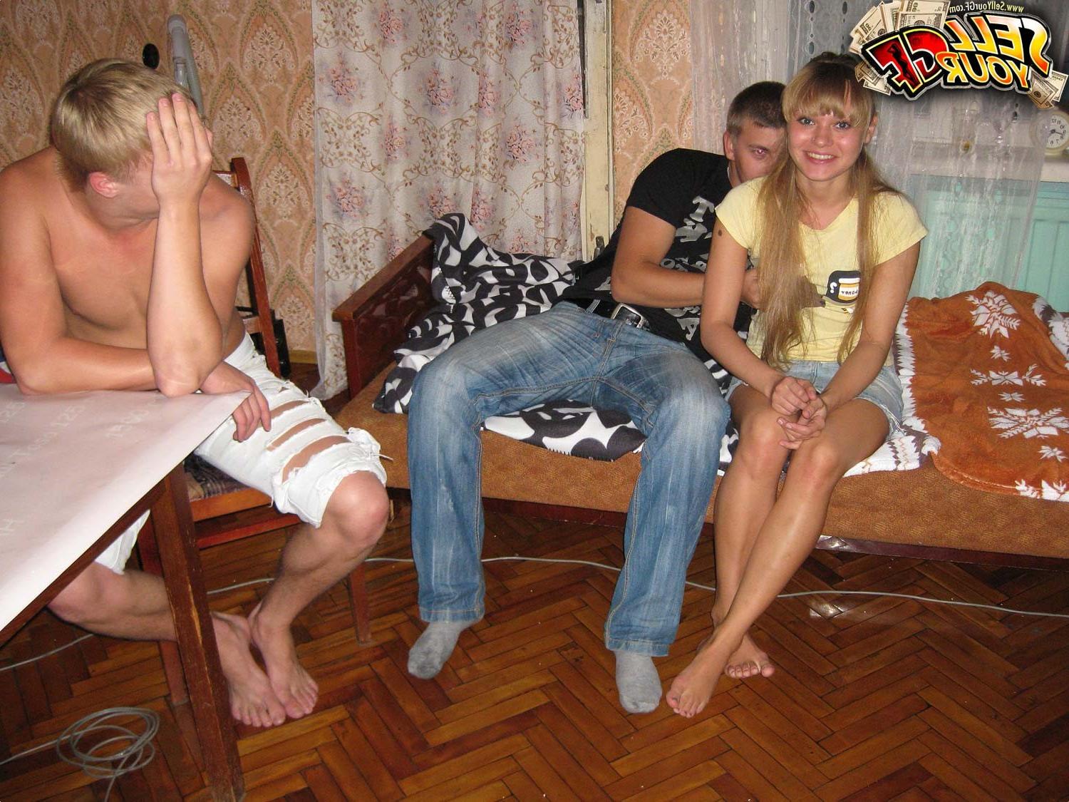 16P GF fucking stranger for cash