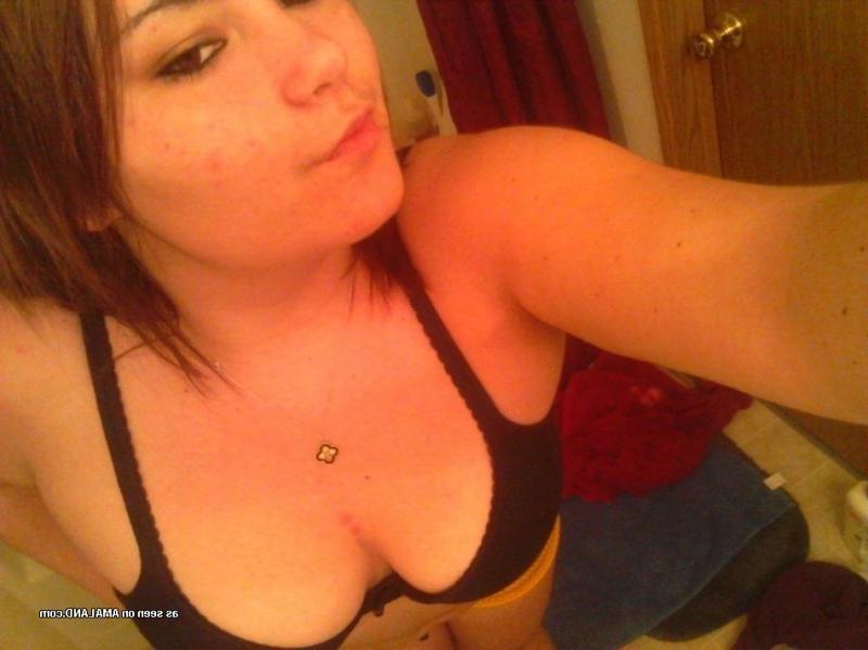 13P Picture set of sexy steamy hot non-nude babes