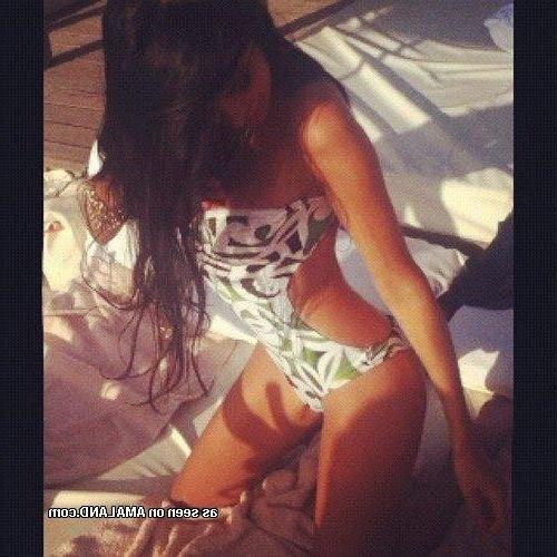 14P Picture set of naughty non-nude babes posing sexy