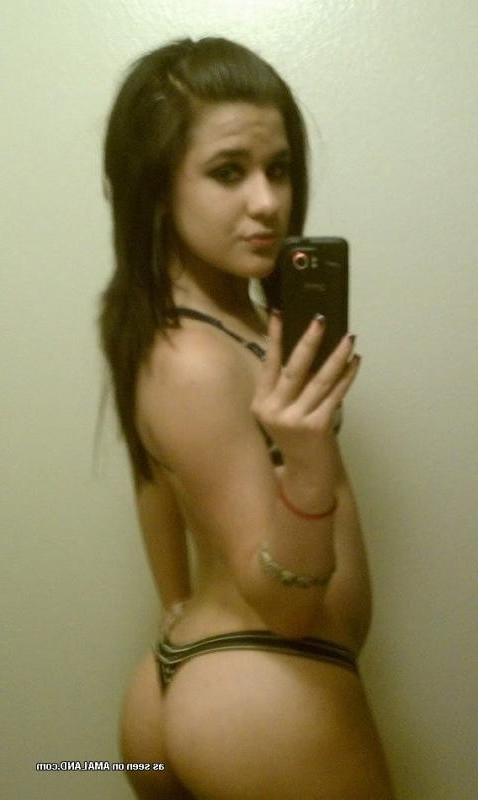 14P Sexy non-nude babe showing her hot tits and fine ass