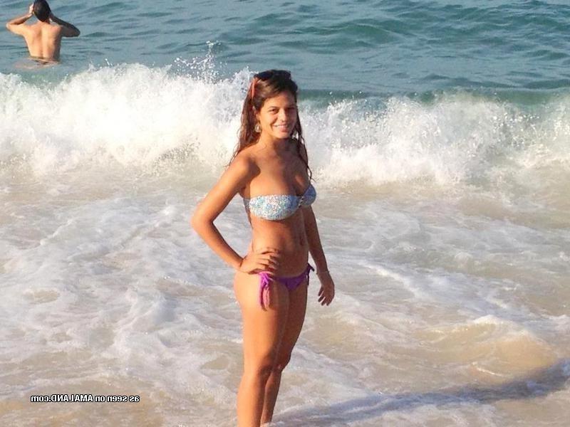 10P Lovely girlfriends posing sexy in non-nude pictures