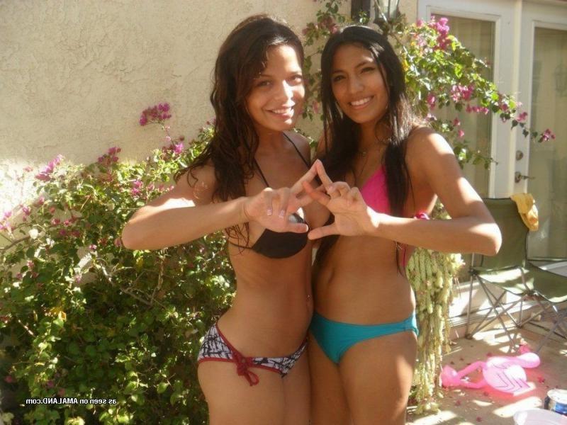 10P Lovely girlfriends posing sexy in non-nude pictures