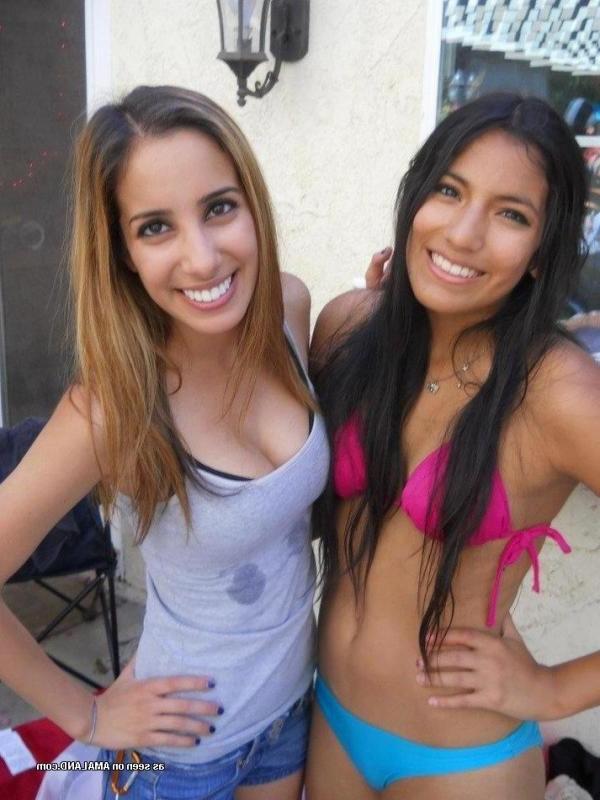 10P Lovely girlfriends posing sexy in non-nude pictures