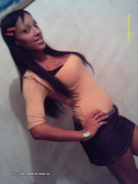 10P Sexy amateur non-nude chicks posing for their BFs