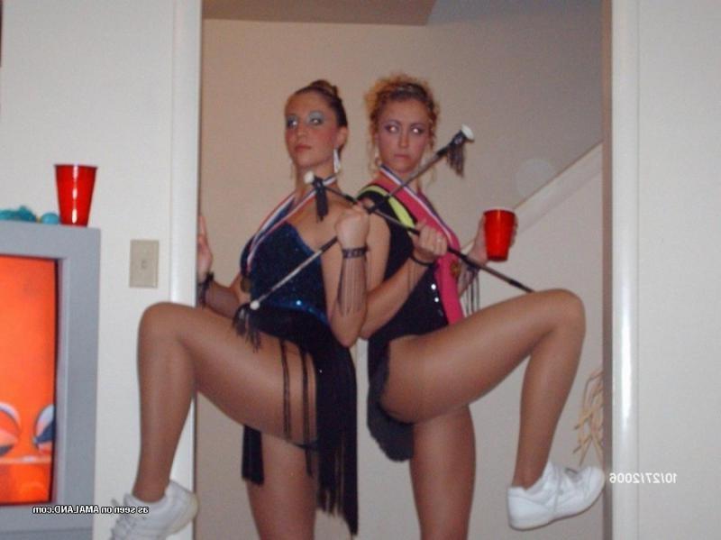 10P Naughty non-nude pics of GFs in sexy stockings