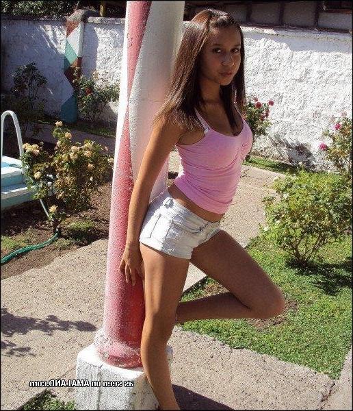 10P Gallery of naughty non-nude teens in sexy clothes