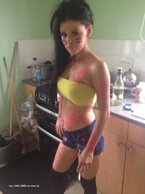 10P Gallery of naughty non-nude teens in sexy clothes