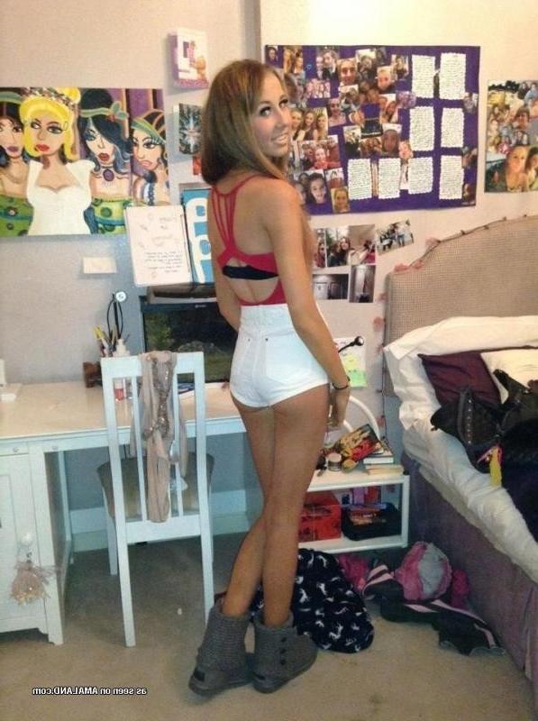 10P Gallery of naughty non-nude teens in sexy clothes