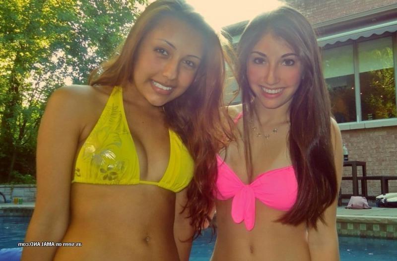 10P Gallery of sexy non-nude chicks posing on cam