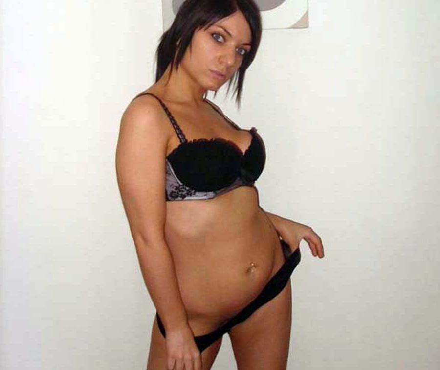 15P Nice collection of amateur sexy non-nude babes