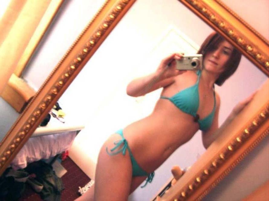 15P Nice collection of amateur sexy non-nude babes