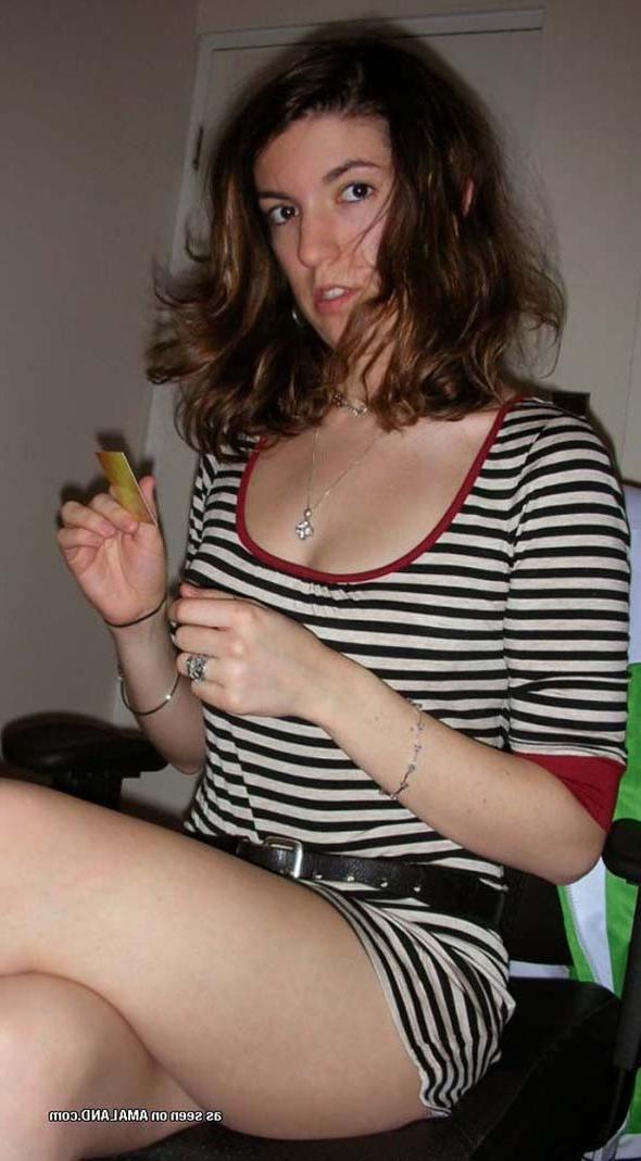 15P Nice collection of amateur sexy non-nude babes