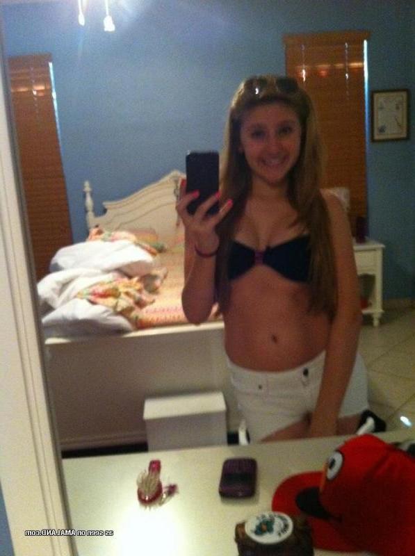 14P Steamy hot non-nude amateur sexy cuties posing for the cam