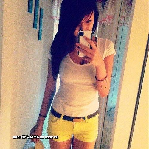 10P Selection of sexy non-nude babes selfshooting for their BFs