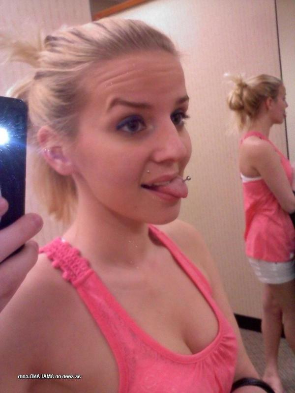 10P Collection of a naughty non-nude babe selfshooting