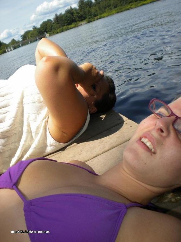 10P Collection of a naughty non-nude babe selfshooting