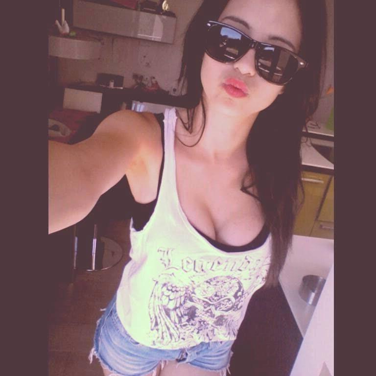 14P Gorgeous busty hottie being a tease on cam while posing