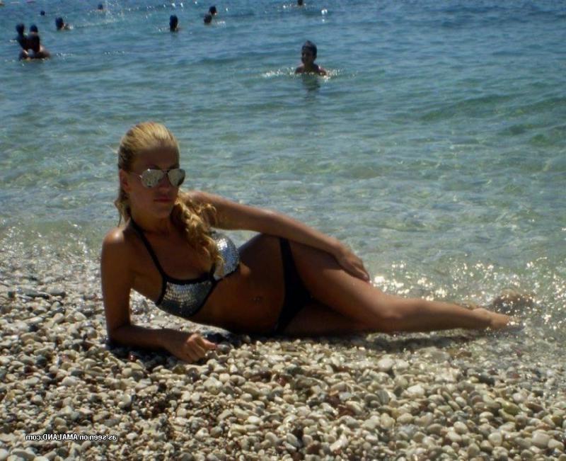14P Non-nude amateur chicks posing for the cam