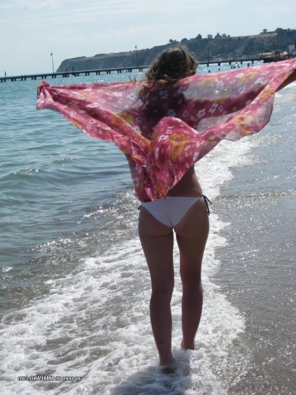 14P Non-nude amateur chicks posing for the cam
