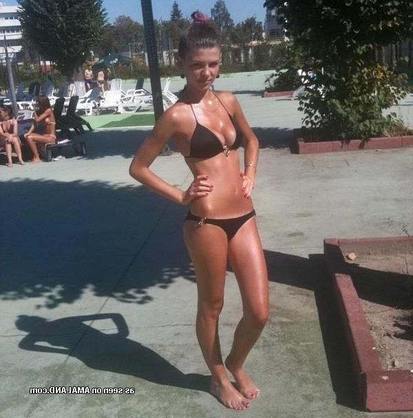 10P Hot collection of fine sexy amateur girlfriends' selfpics