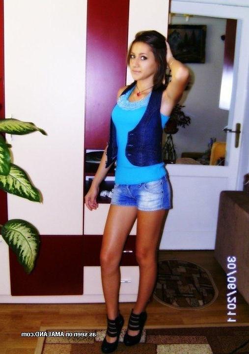 10P Hot collection of fine sexy amateur girlfriends' selfpics
