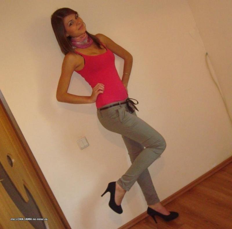 10P Hot collection of fine sexy amateur girlfriends' selfpics