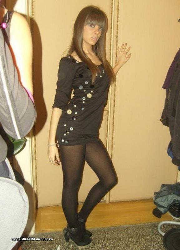11P Various sexy kinky naughty amateur babes' selfpics