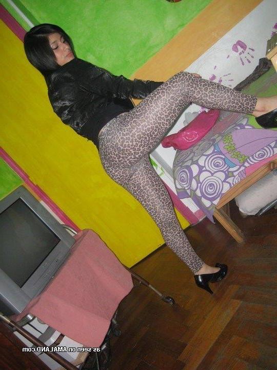 11P Various sexy kinky naughty amateur babes' selfpics
