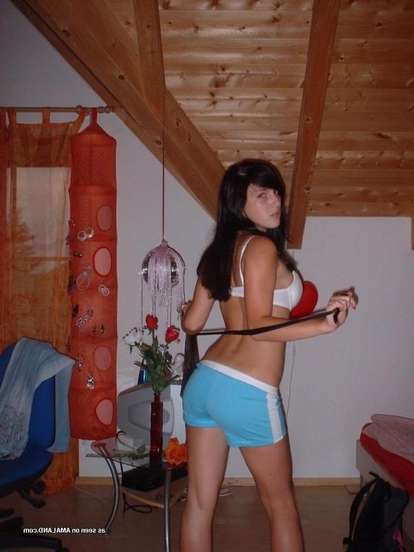 14P Collection of sexy amateur non-nude girlfriends
