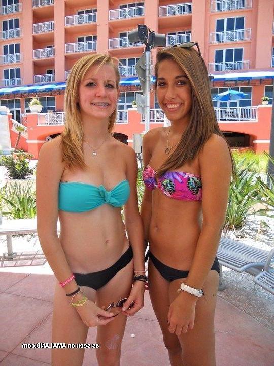 10P Selection of sexy non-nude babes posing in their bikinis