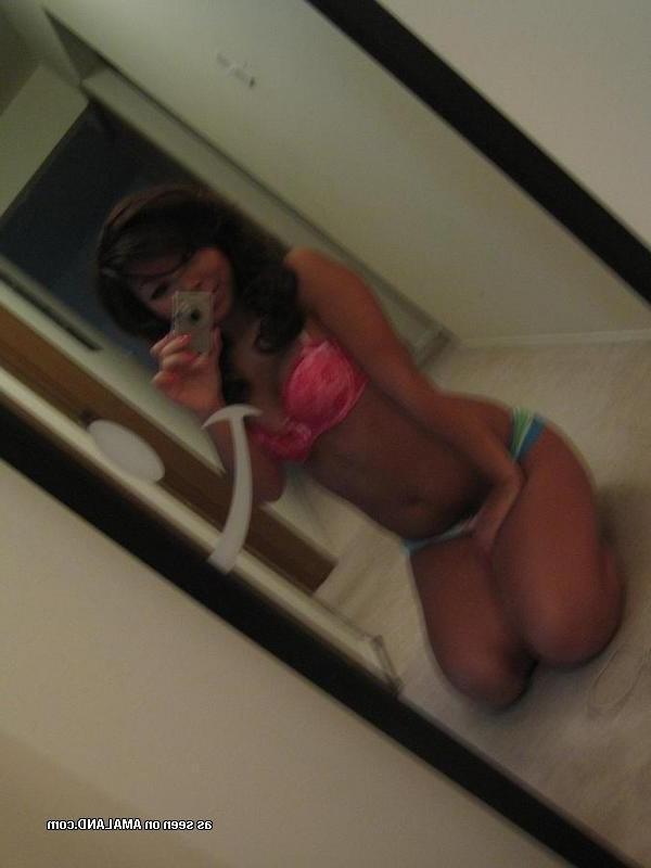 14P Tattooed non-nude girlfriend camwhoring at home