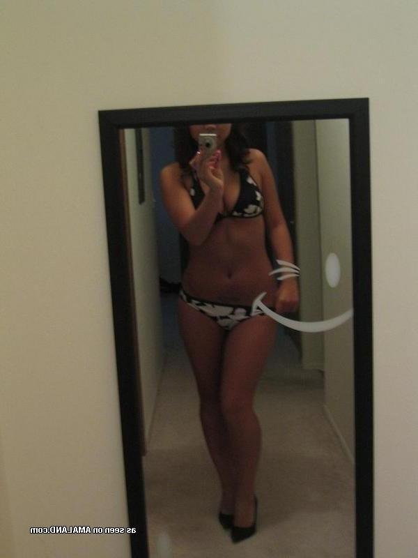 14P Tattooed non-nude girlfriend camwhoring at home