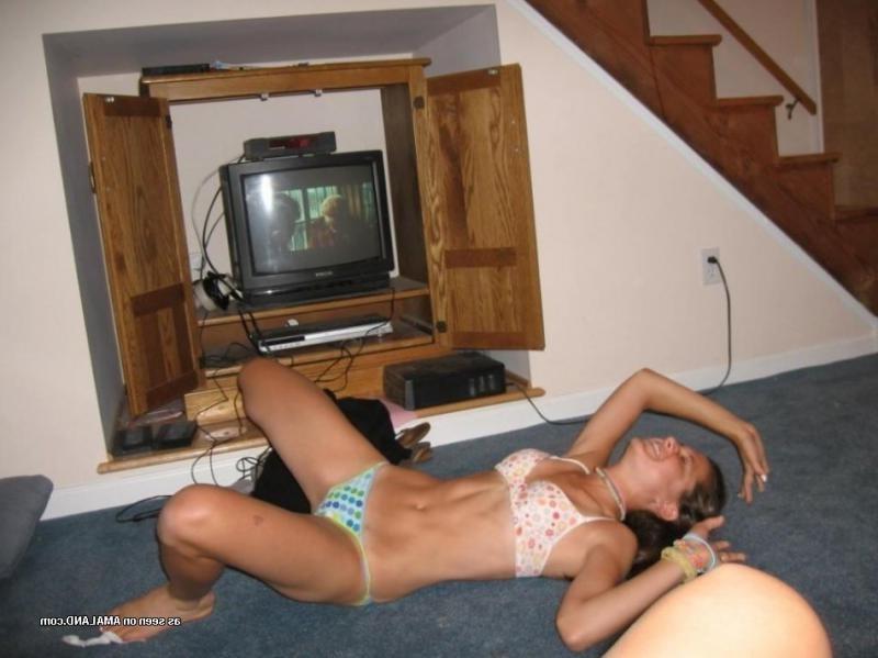 10P Pictures of hot sexy kinky amateur girlfriends' selfpics