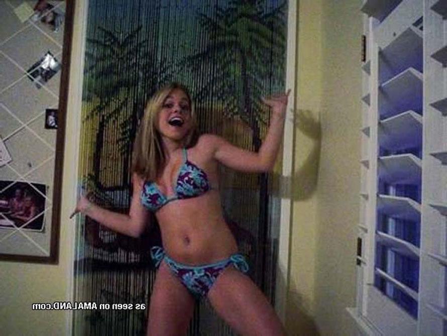 16P Nice gallery of steamy hot amateur kinky chicks