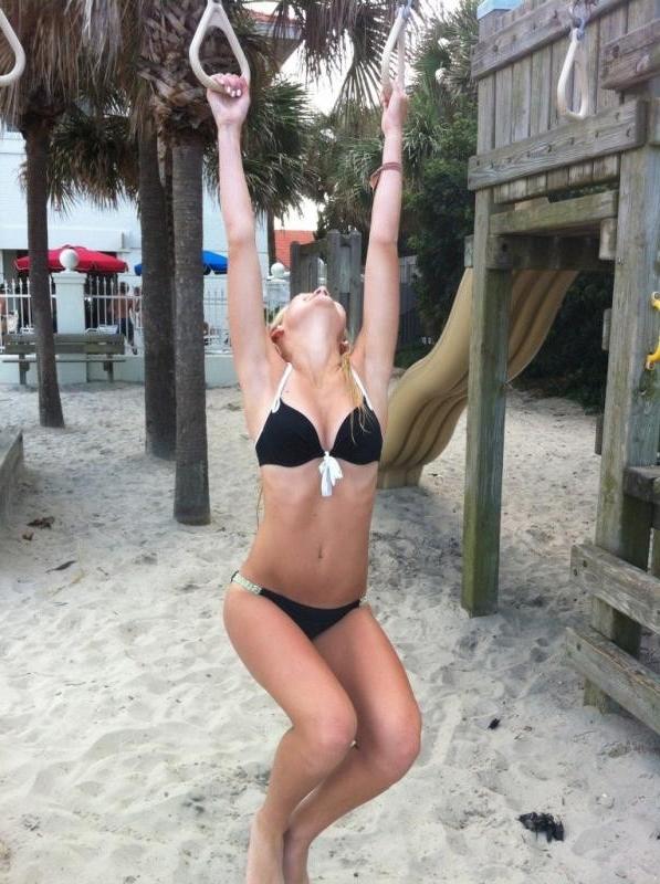 10P Hot and sexy non-nude girlfriends posing on cam