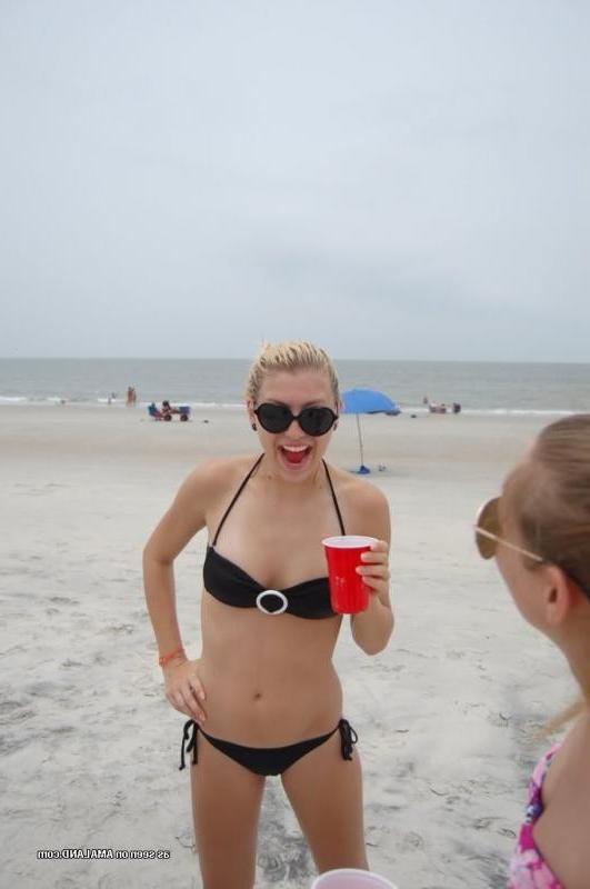 10P Collection of non-nude girlfriends displaying their bodies