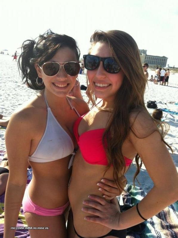 14P Selection of non-nude girlfriends posing in their bikinis