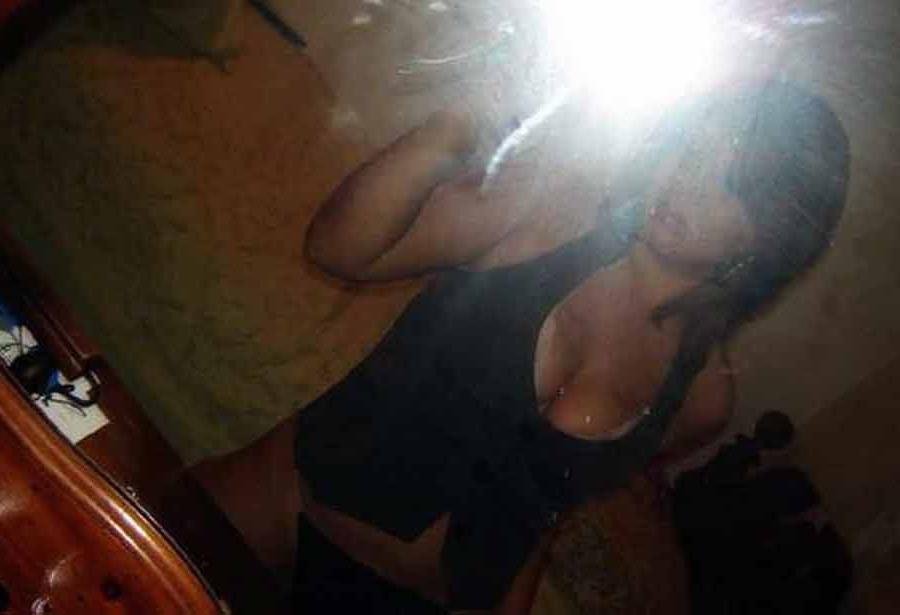 16P Amateur sexy kinky non-nude hottie camwhoring