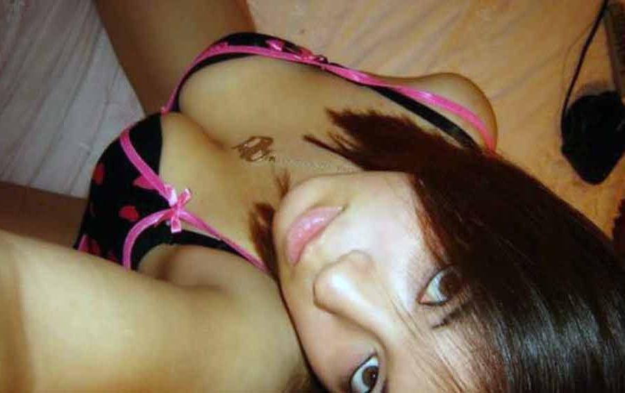 16P Amateur sexy kinky non-nude hottie camwhoring