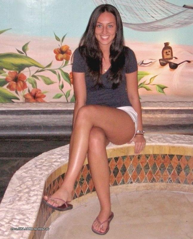 10P Nice picture gallery of hot and flirty non-nude GFs