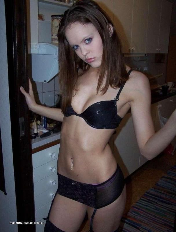 8P Steamy hot non-nude pics of naughty amateur babes